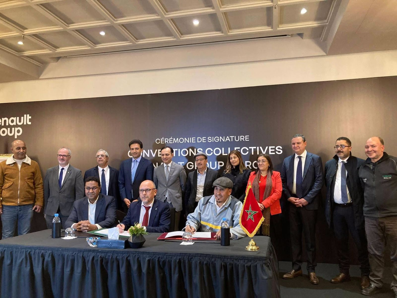 10 décembre 2025, la Confédération Démocratique du Travail a réussi à conclure la signature d’une convention collective avec le groupe Renault Maroc, au profit de l’usine SOMACA et de Renault Commerce Maroc.